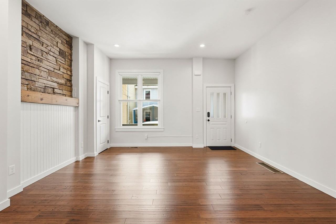 224 10th St - Photo 7 of 40