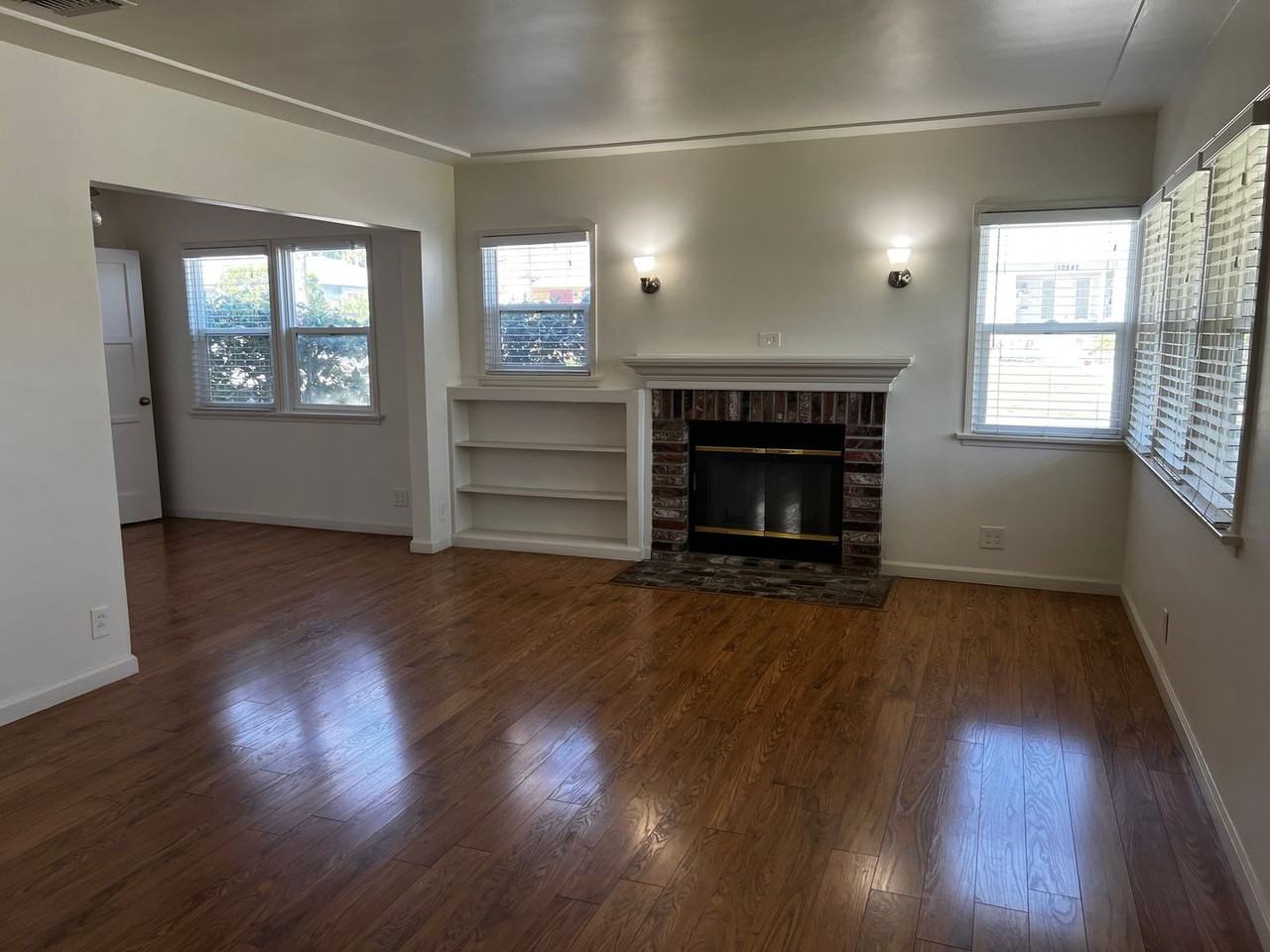 5801 Rockne Ave - Photo 3 of 29