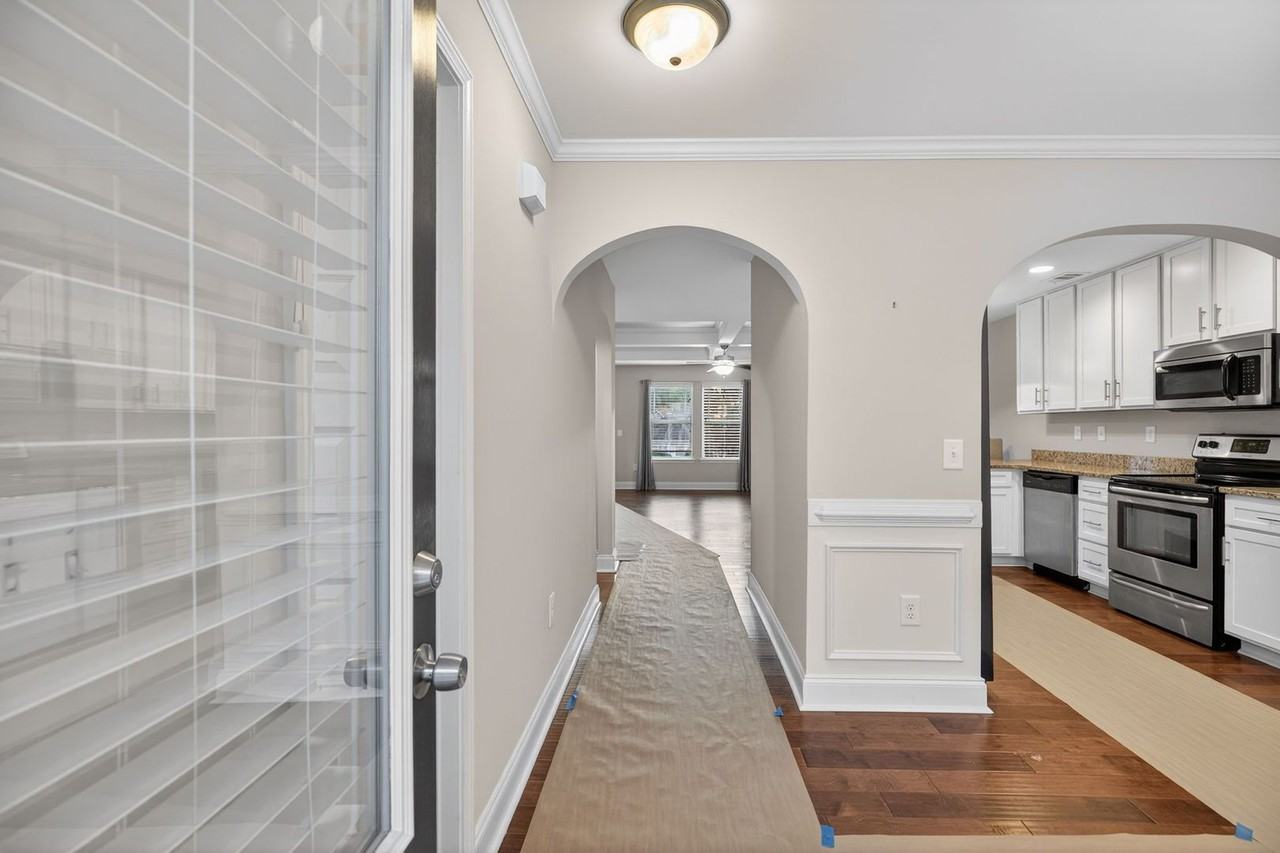 5845 Garden Cir - Photo 3 of 30