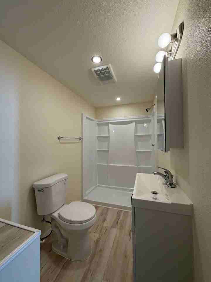 342 1/2 Martin St - Photo 3 of 11