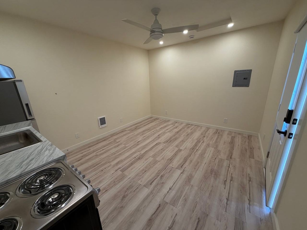 342 1/2 Martin St - Photo 6 of 11