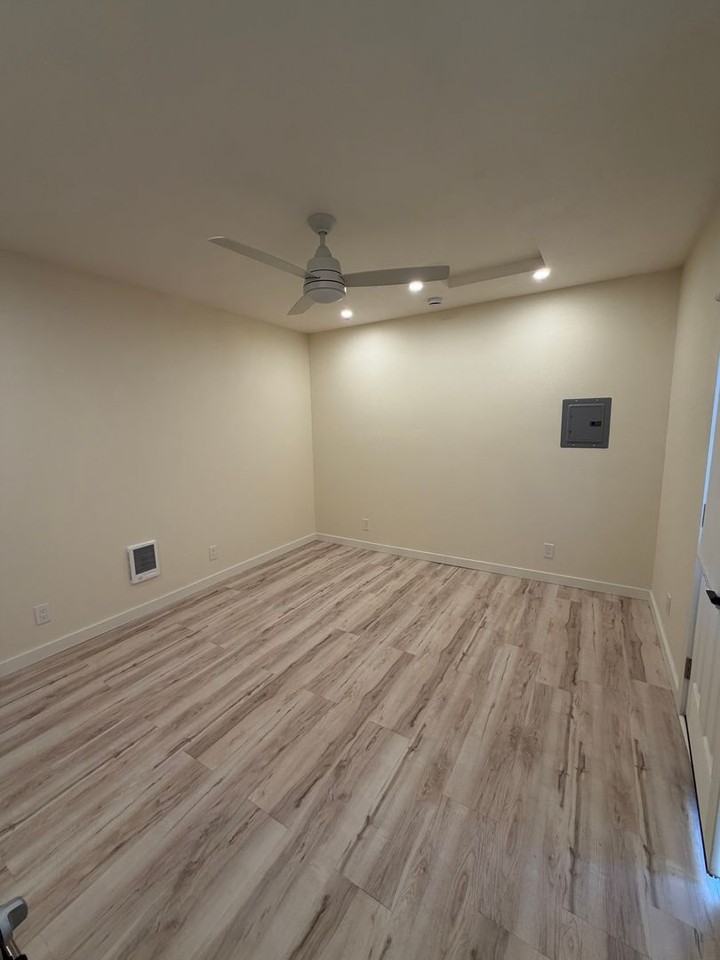 342 1/2 Martin St - Photo 7 of 11