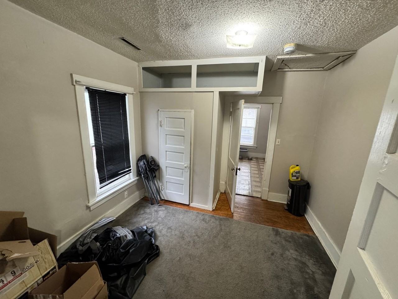 913 Claflin Rd - Photo 3 of 7