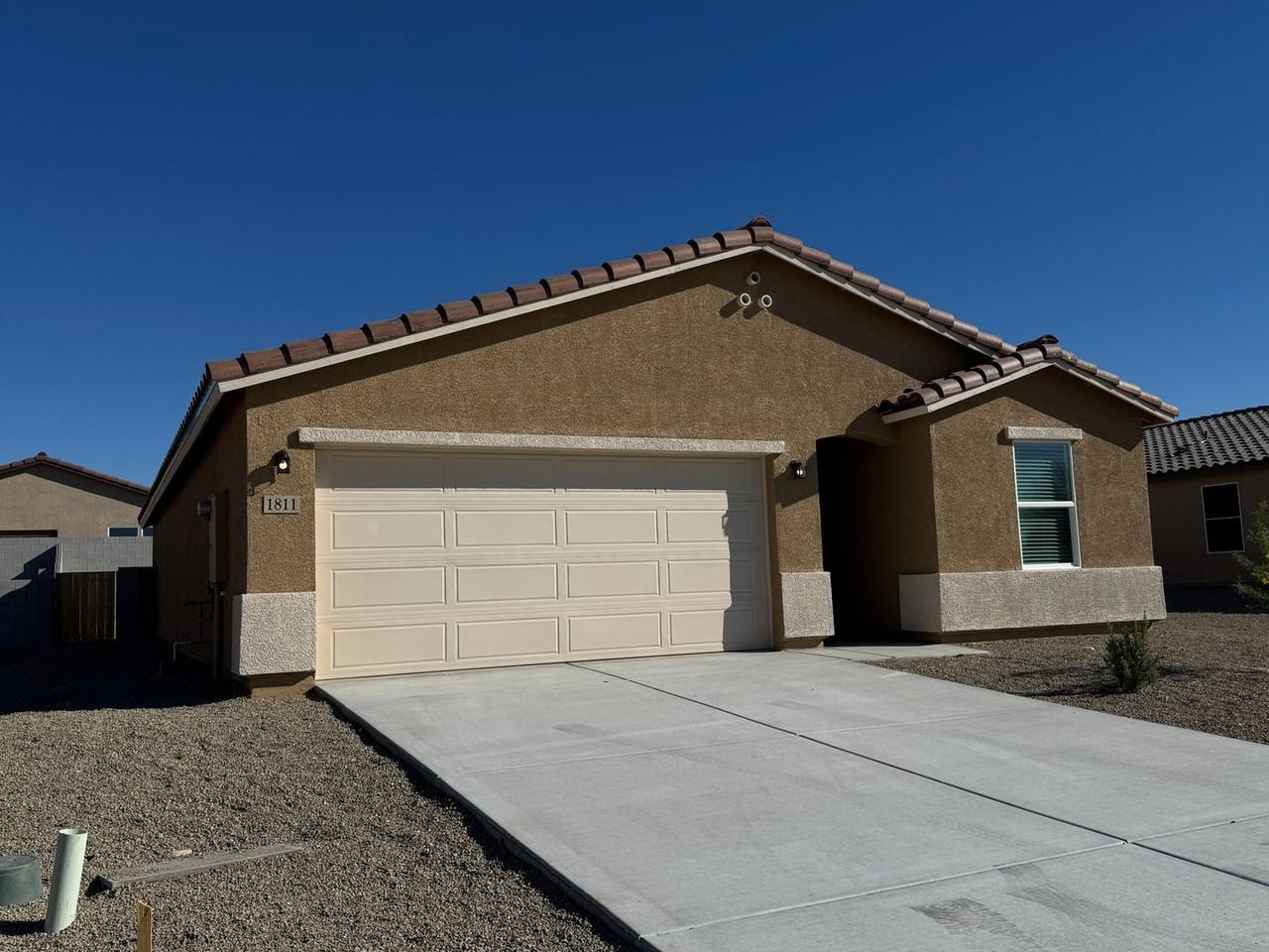 1811 1811 E Camino olorado - Photo 2 of 31