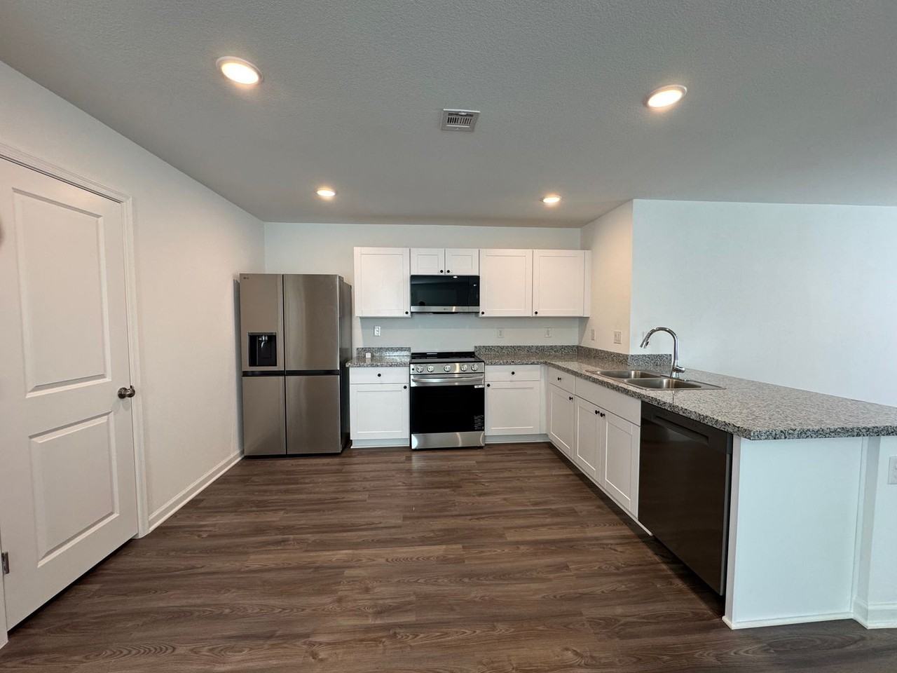 1811 1811 E Camino olorado - Photo 6 of 31