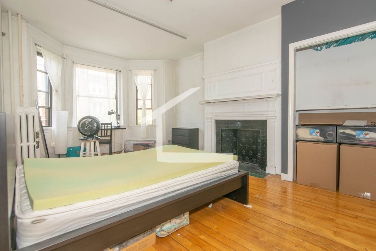 19 Glenville Ave - Photo 5 of 9
