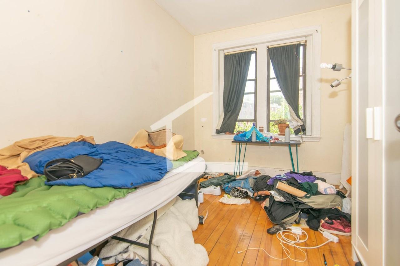 19 Glenville Ave - Photo 7 of 9