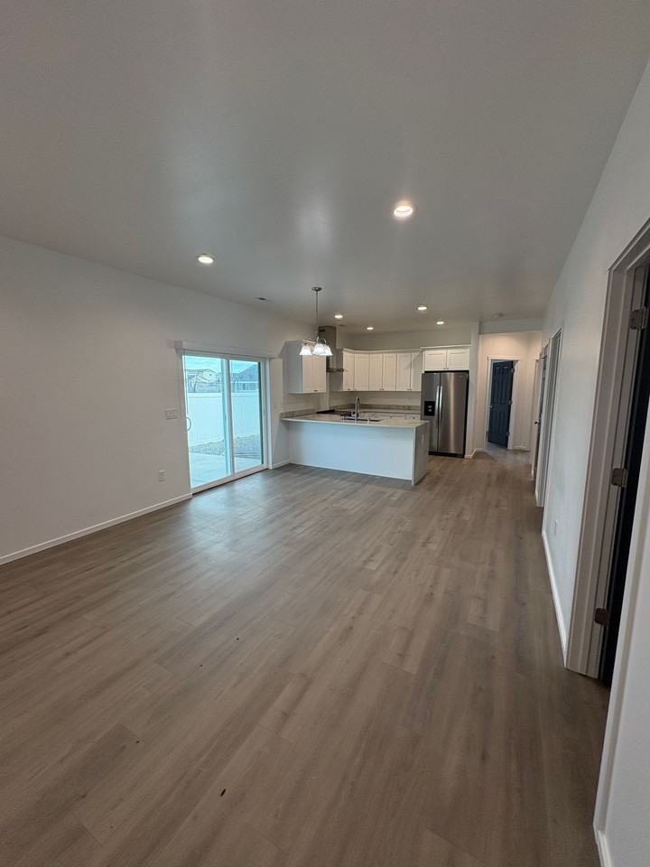 Single level Duplex for Rent Ephrata - Photo 4 of 10