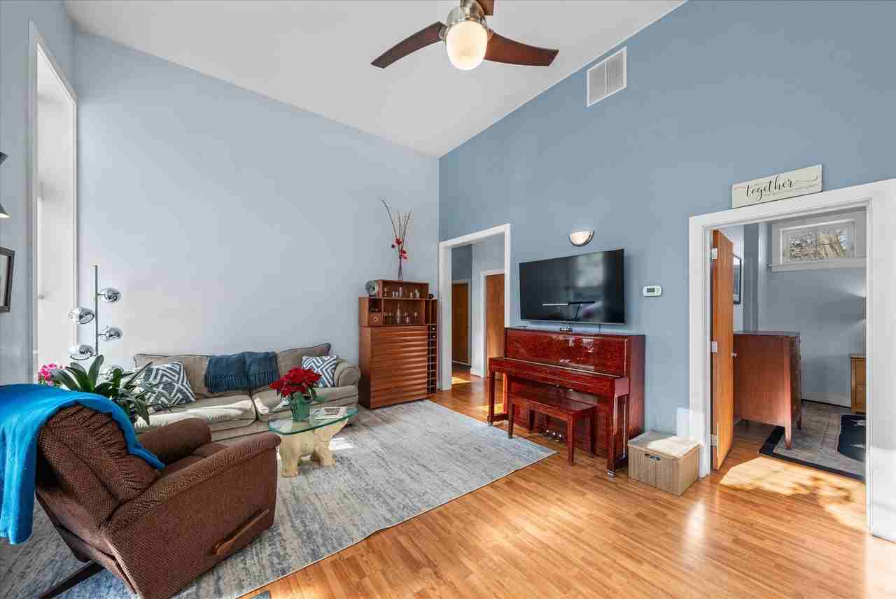 217 W Biddle St - Photo 7 of 22