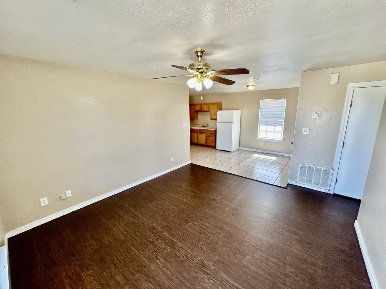 218 E 14th St #1 - Photo 2 of 10