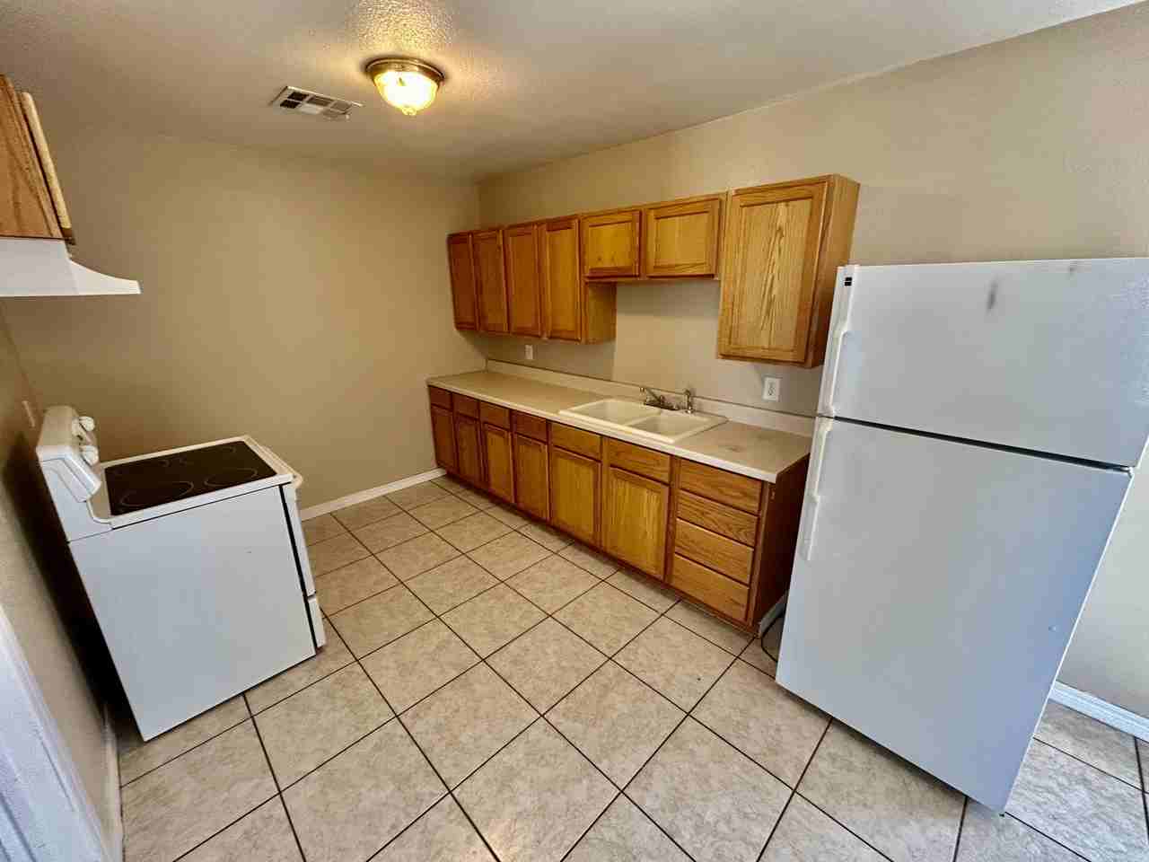 218 E 14th St #1 - Photo 4 of 10