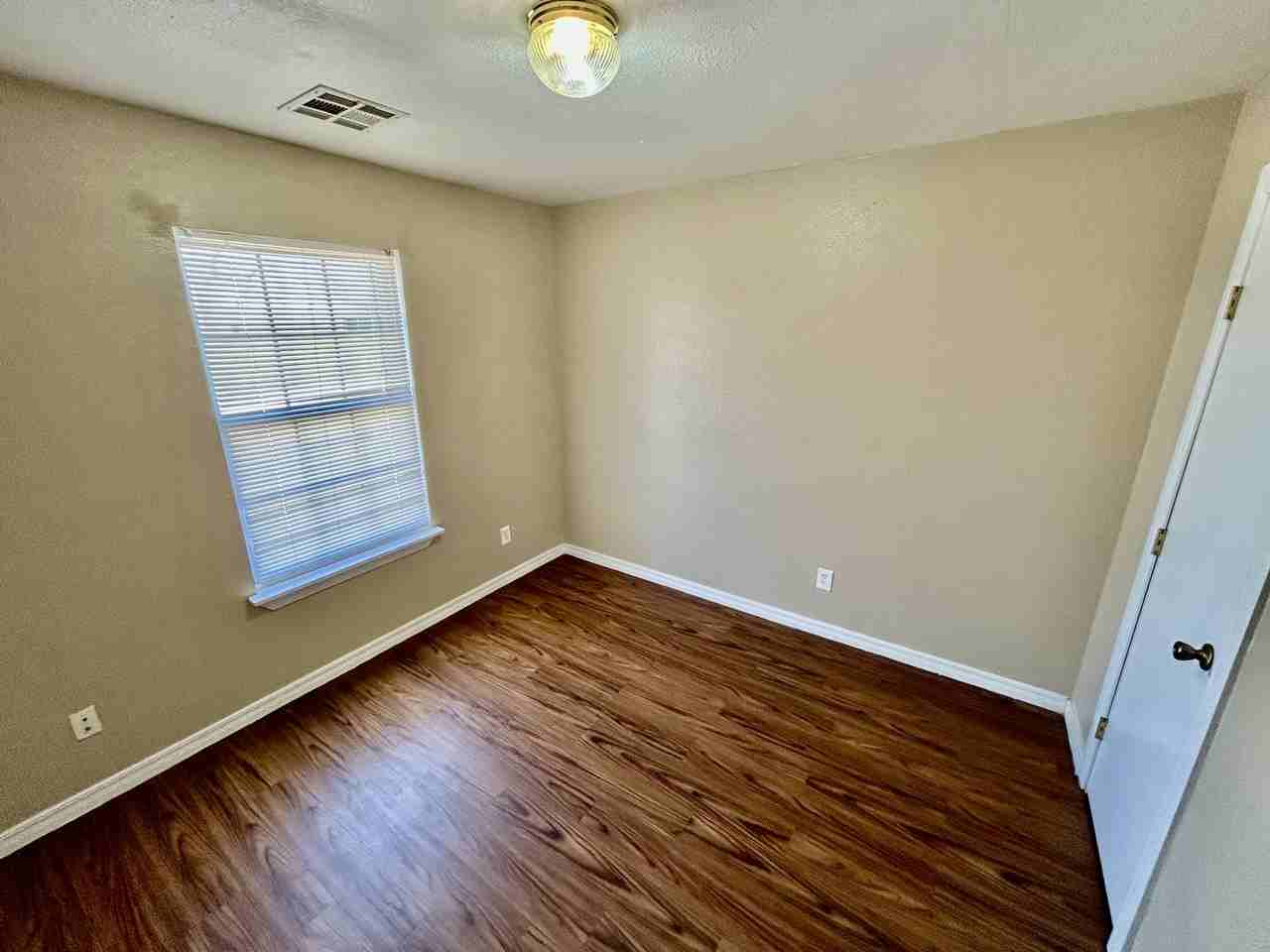 218 E 14th St #1 - Photo 6 of 10