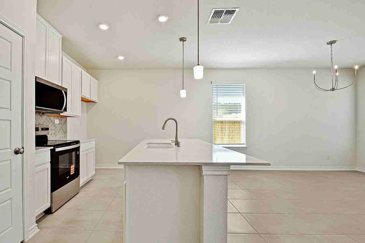 600 Siefert Pond Dr - Photo 4 of 31