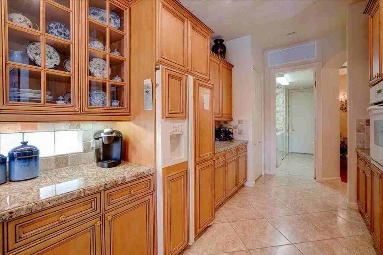 10891 Northgreen Dr - Photo 4 of 28