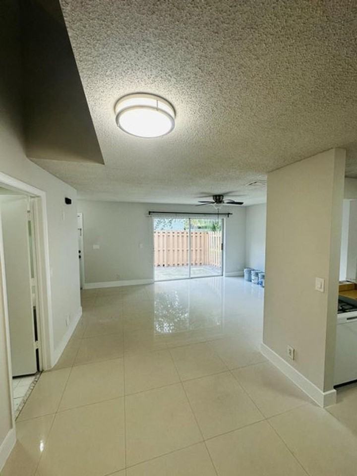 451 Cypress Way W - Photo 2 of 10