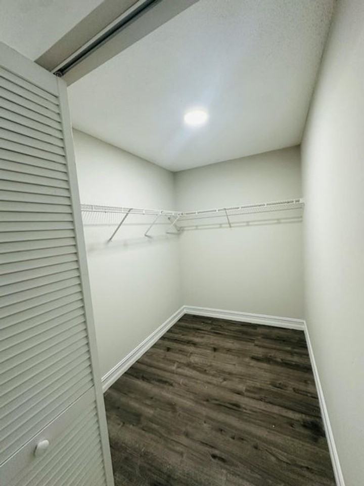 451 Cypress Way W - Photo 6 of 10