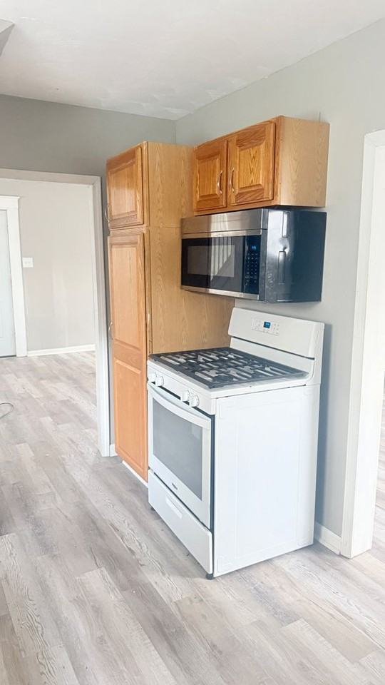 734 Meek St - Photo 6 of 11