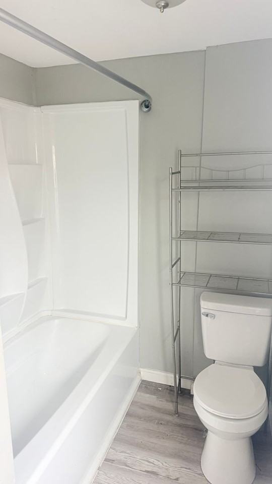 734 Meek St - Photo 7 of 11