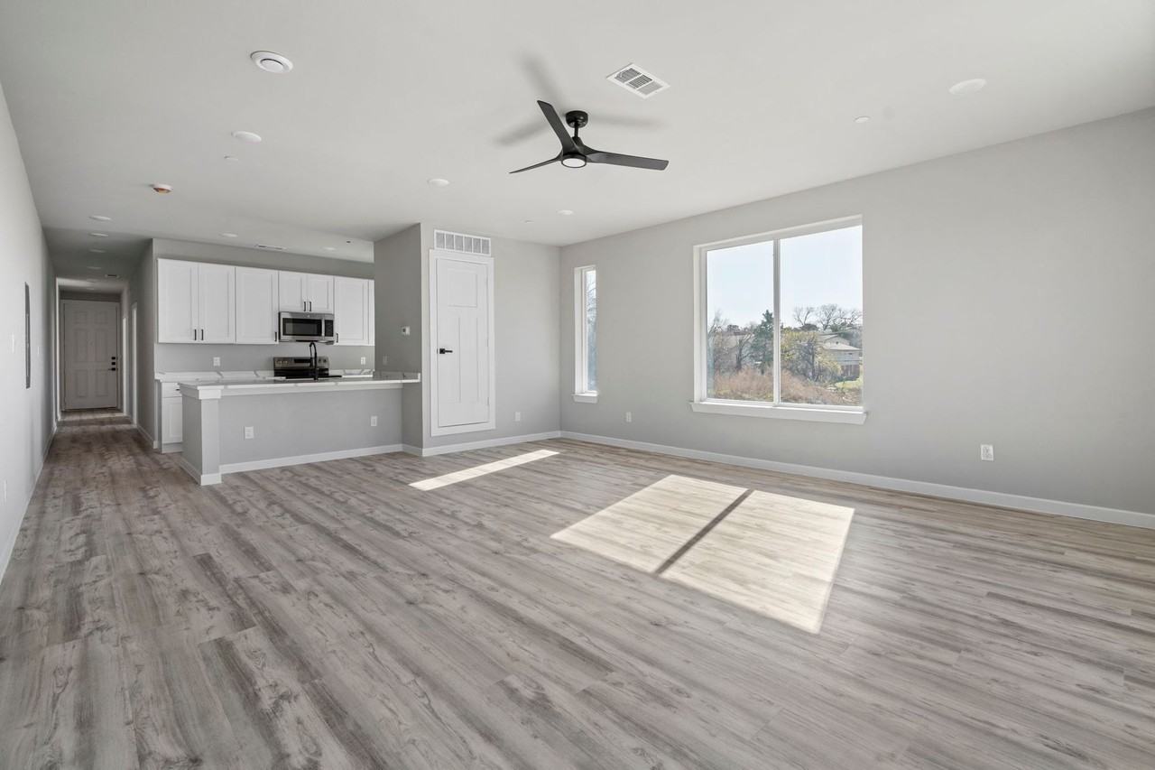 948 Corinth Street Rd - Photo 5 of 50