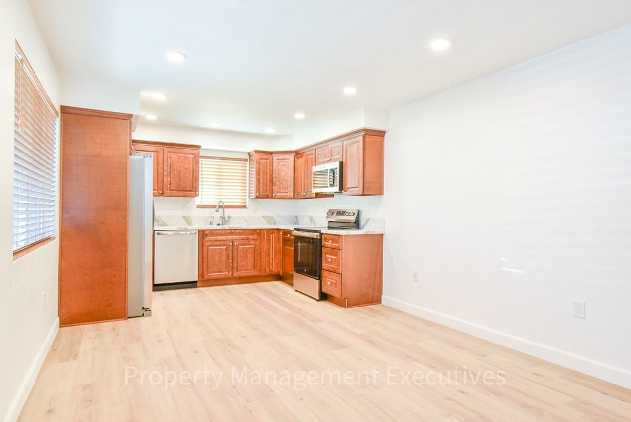 4269 68th St - Photo 5 of 16