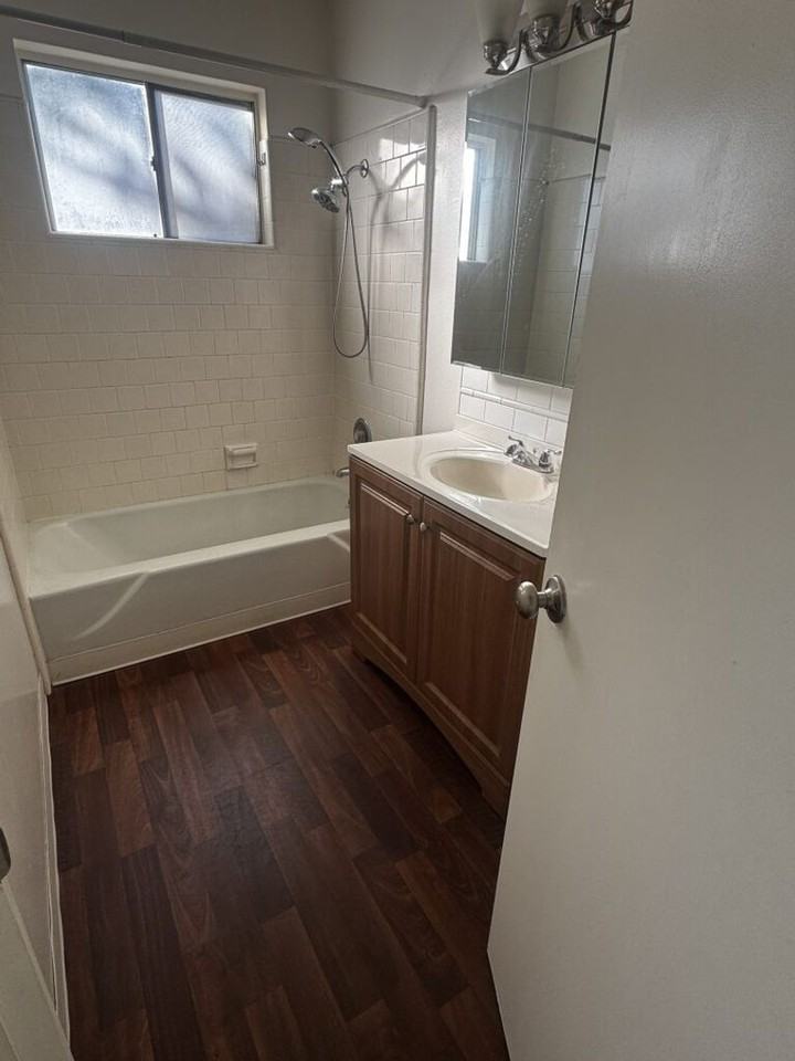 425 S 3rd Ave #A - Photo 6 of 12