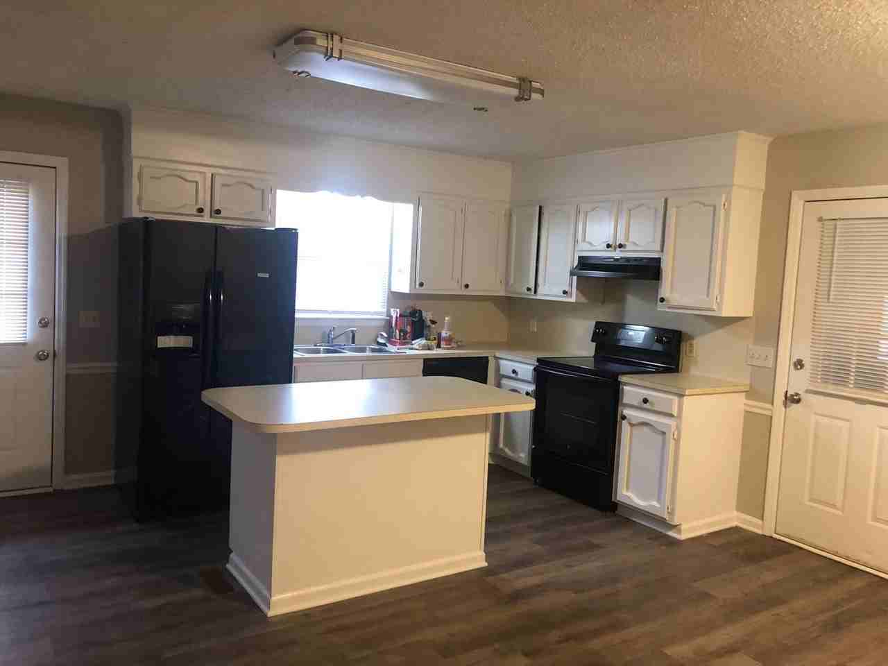 1107 Cason Ln - Photo 2 of 9