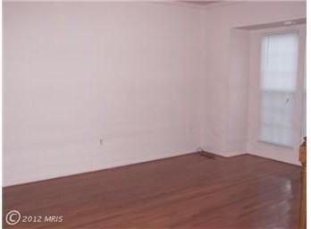 7706 Majestic Way - Photo 3 of 18