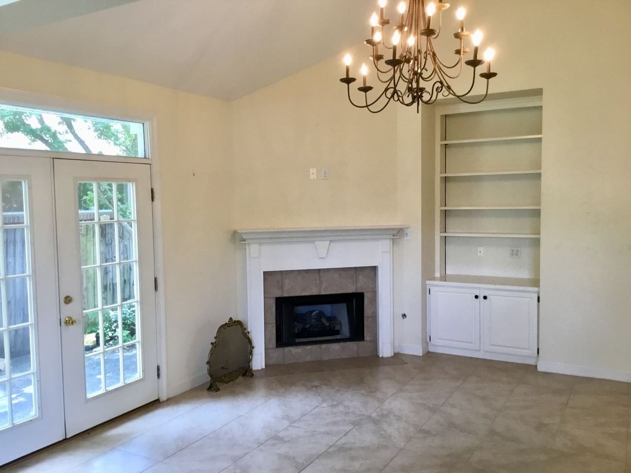 112 Kensington Ct - Photo 2 of 29