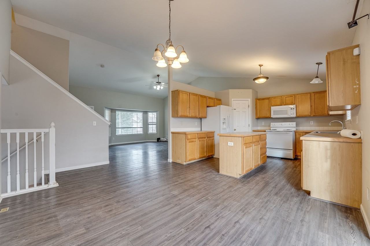 9028 Smoke Signal Way - Photo 6 of 31