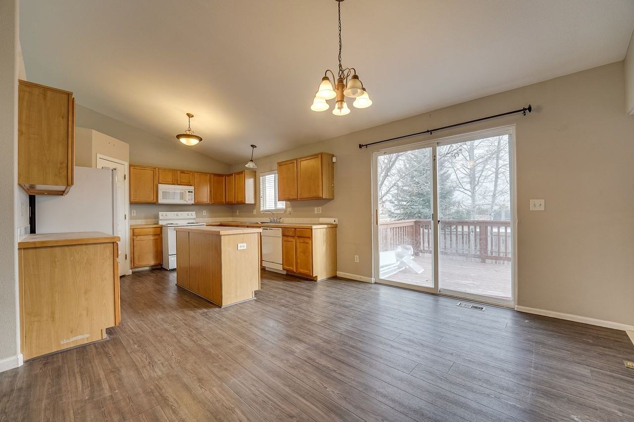 9028 Smoke Signal Way - Photo 7 of 31