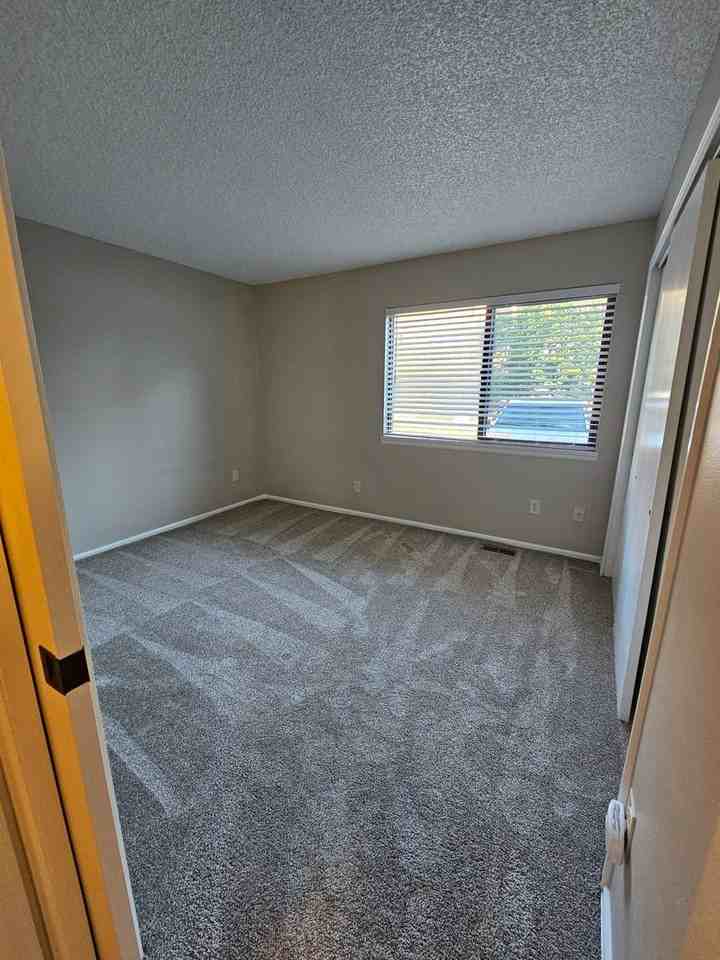 945 Moorings Dr - Photo 6 of 23