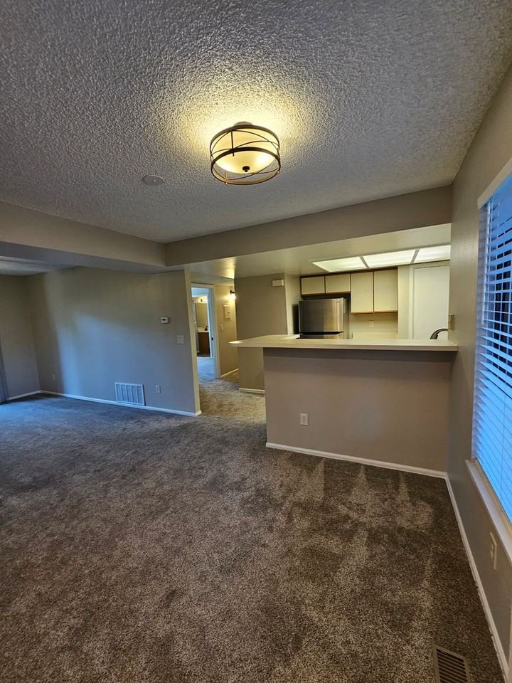 945 Moorings Dr - Photo 3 of 23