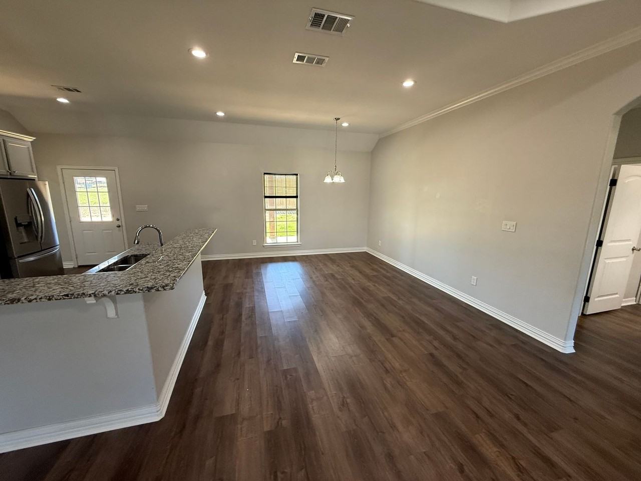 104 Hay Meadow Dr - Photo 3 of 17