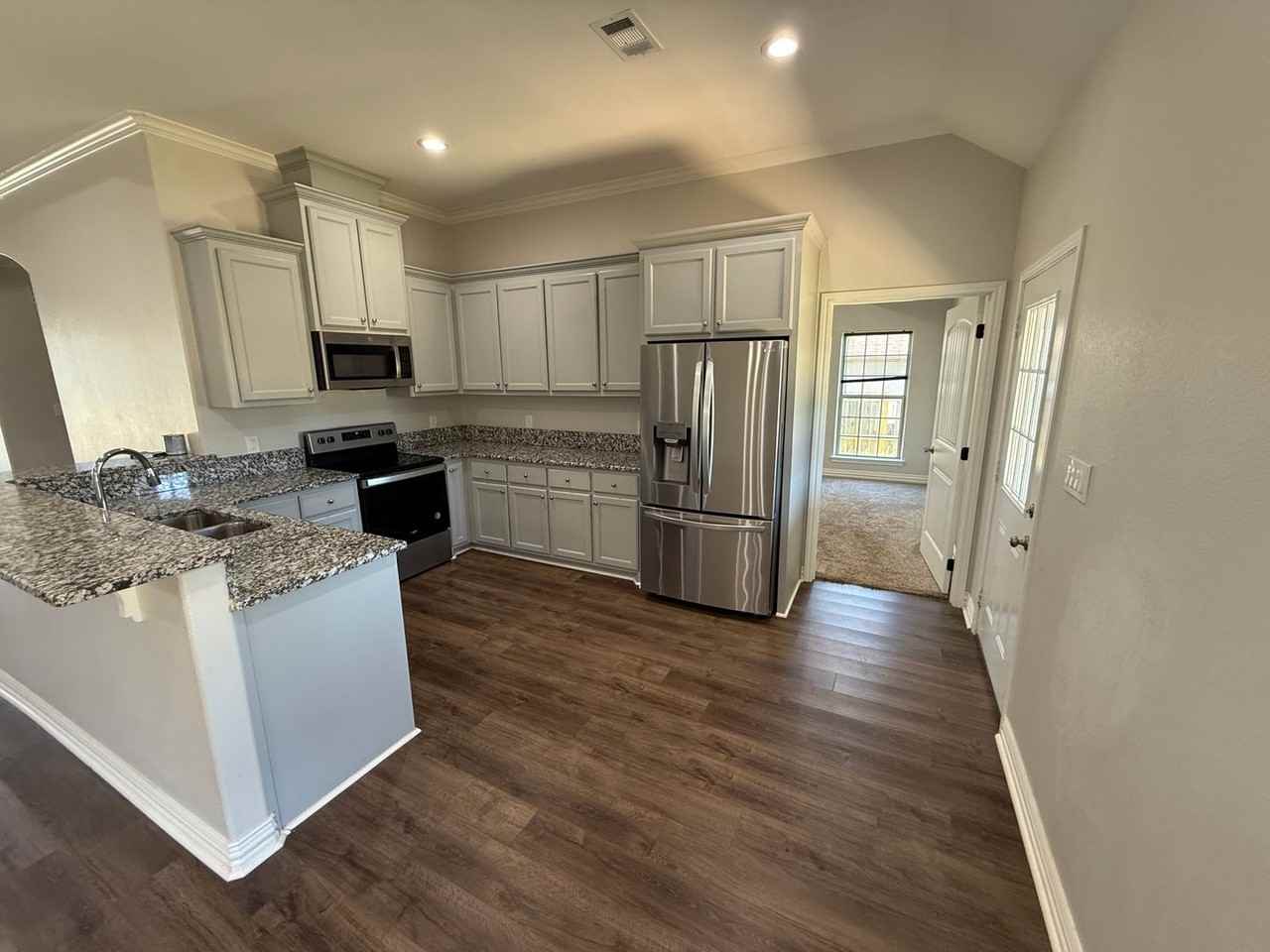 104 Hay Meadow Dr - Photo 4 of 17