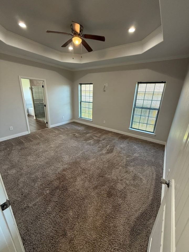 104 Hay Meadow Dr - Photo 5 of 17