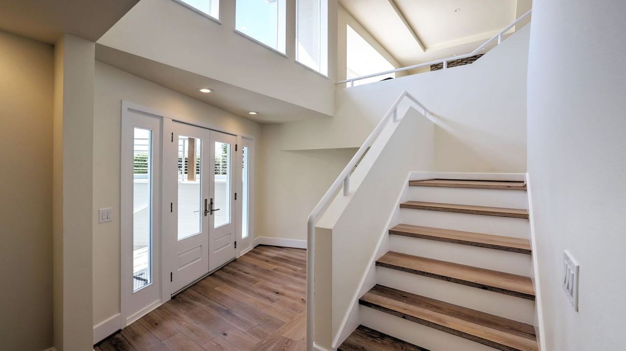 8158 W Mercer Way - Photo 3 of 35