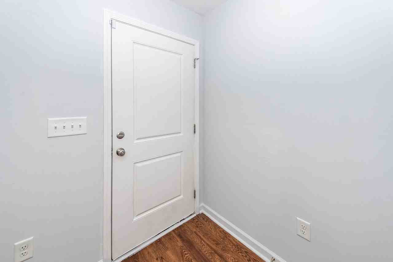 211 White St #B - Photo 3 of 29