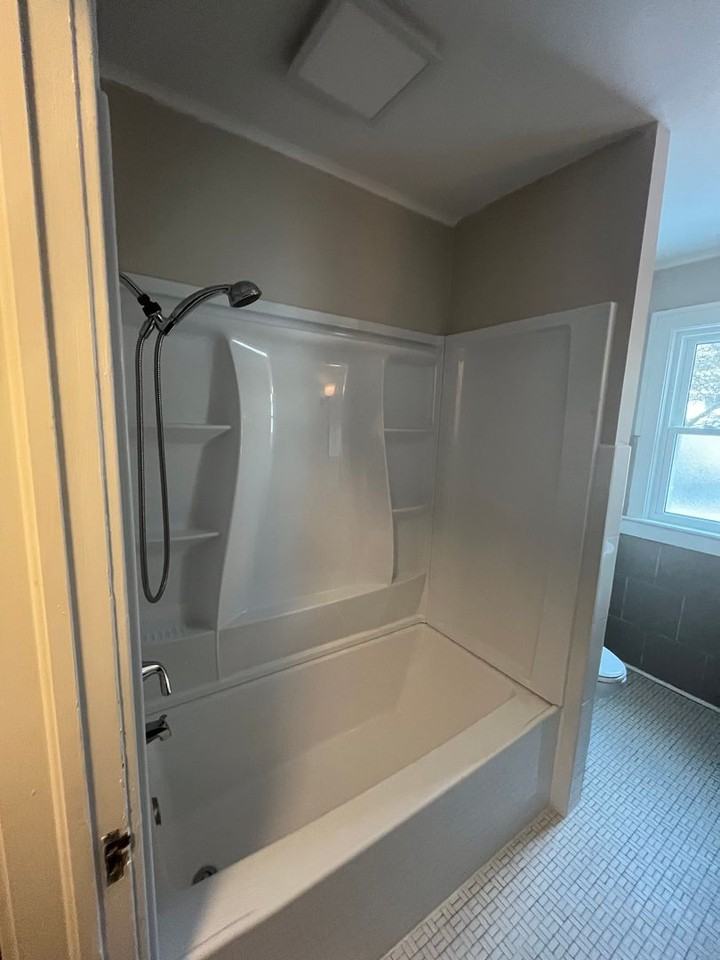 459 N Winton Rd - Photo 6 of 37