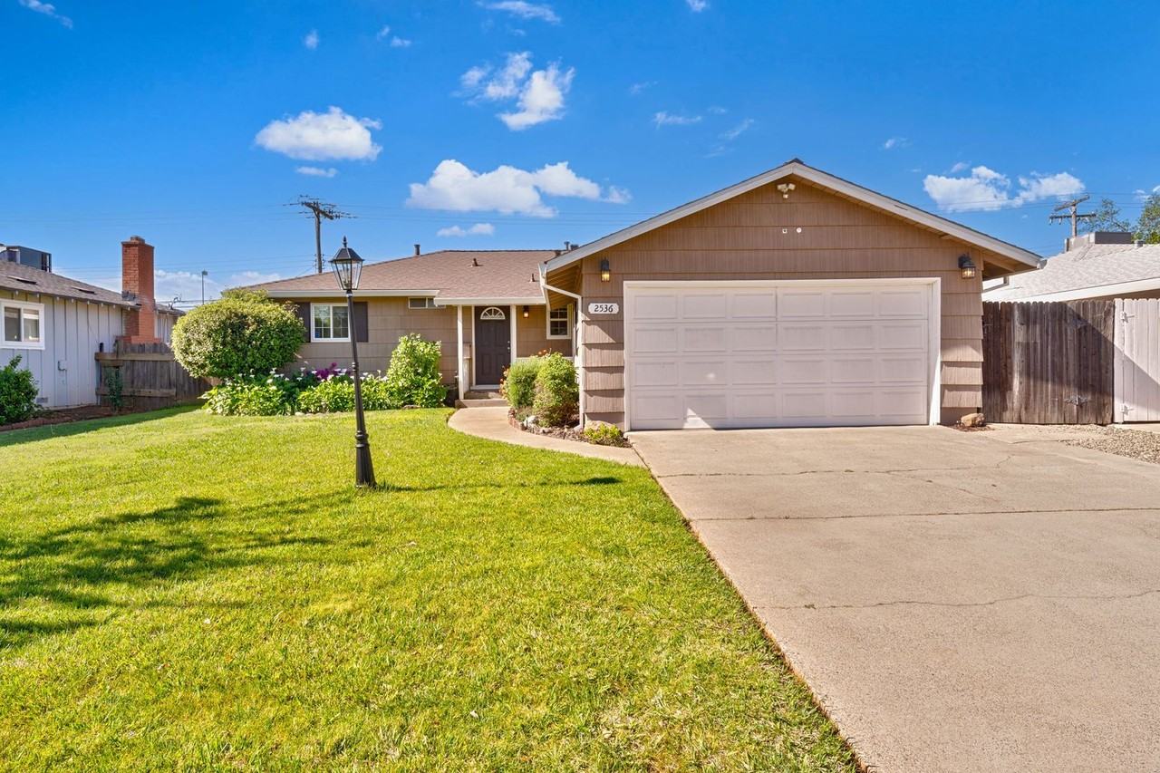 2536 Ribier Way - Photo 6 of 42