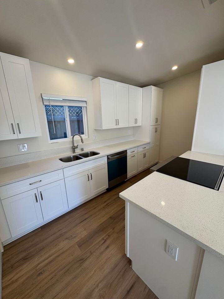 263 E 21st St - Photo 2 of 30