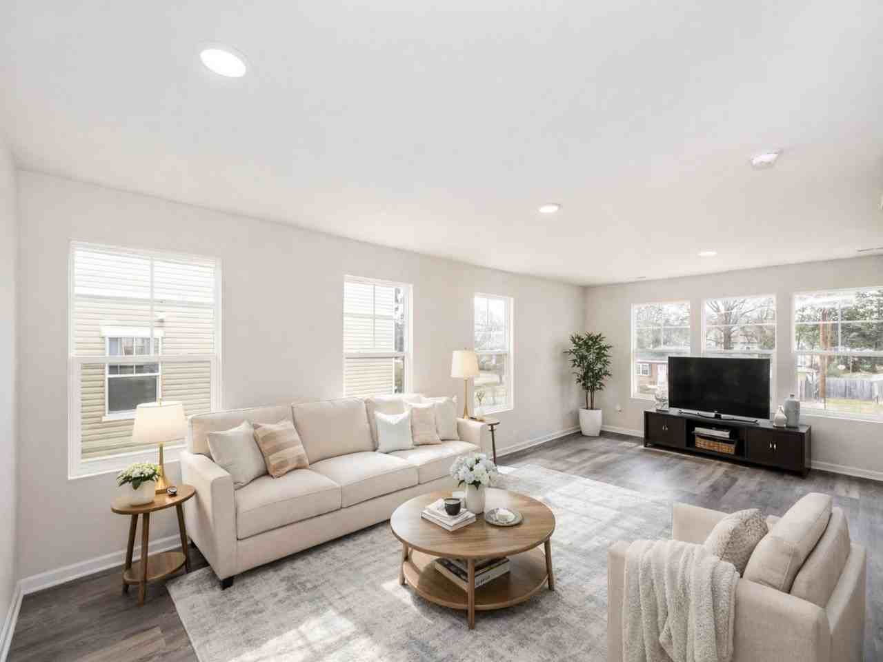 229 Kennerly Ave - Photo 2 of 24