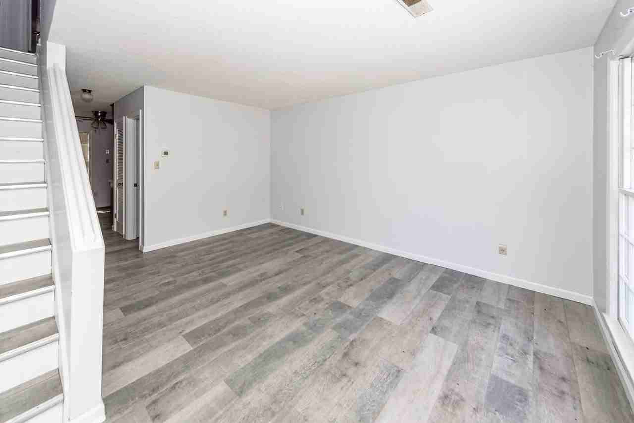 120 Colonial Ct - Photo 4 of 27