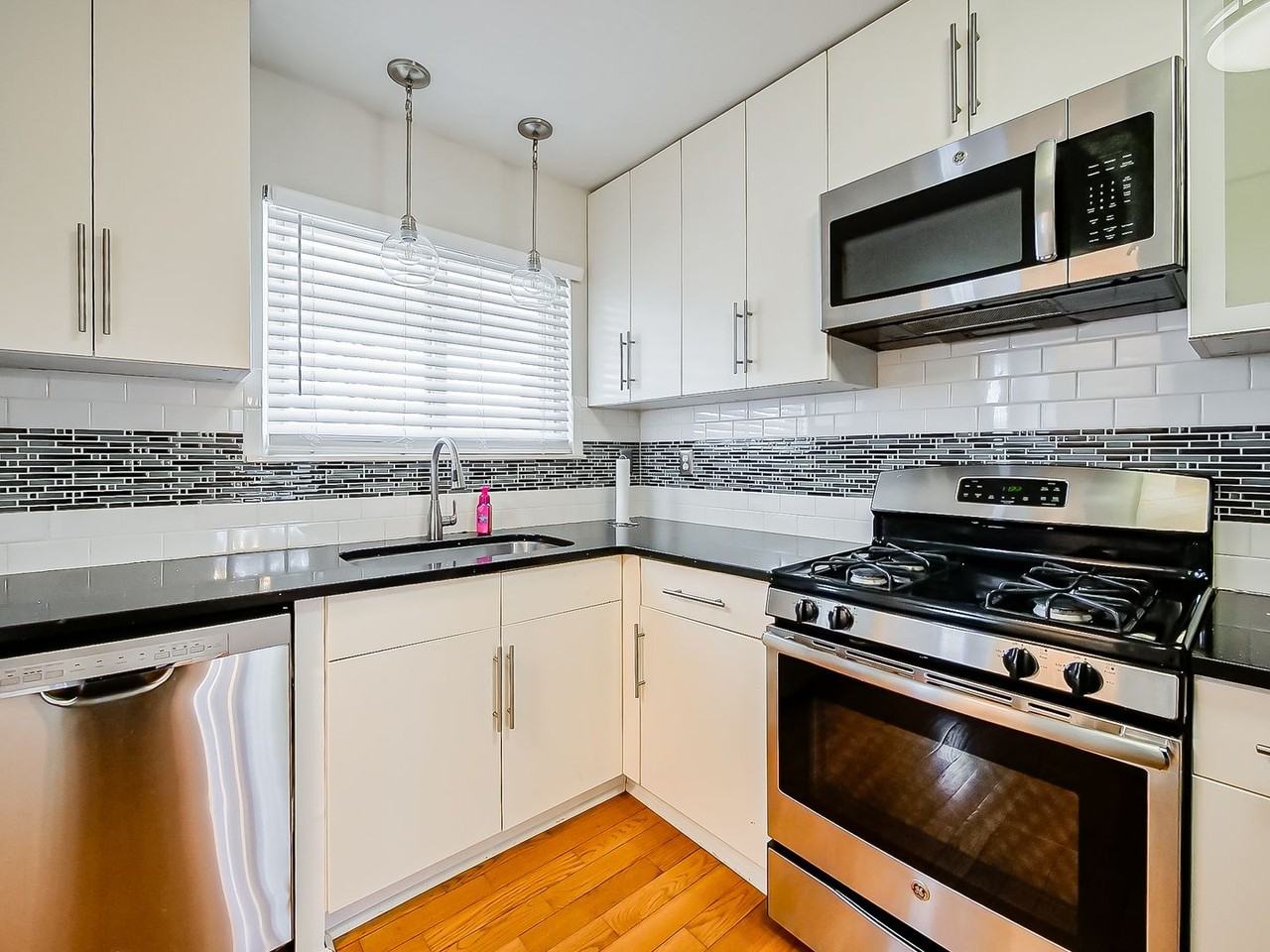 3203 Woodland Ave - Photo 3 of 28