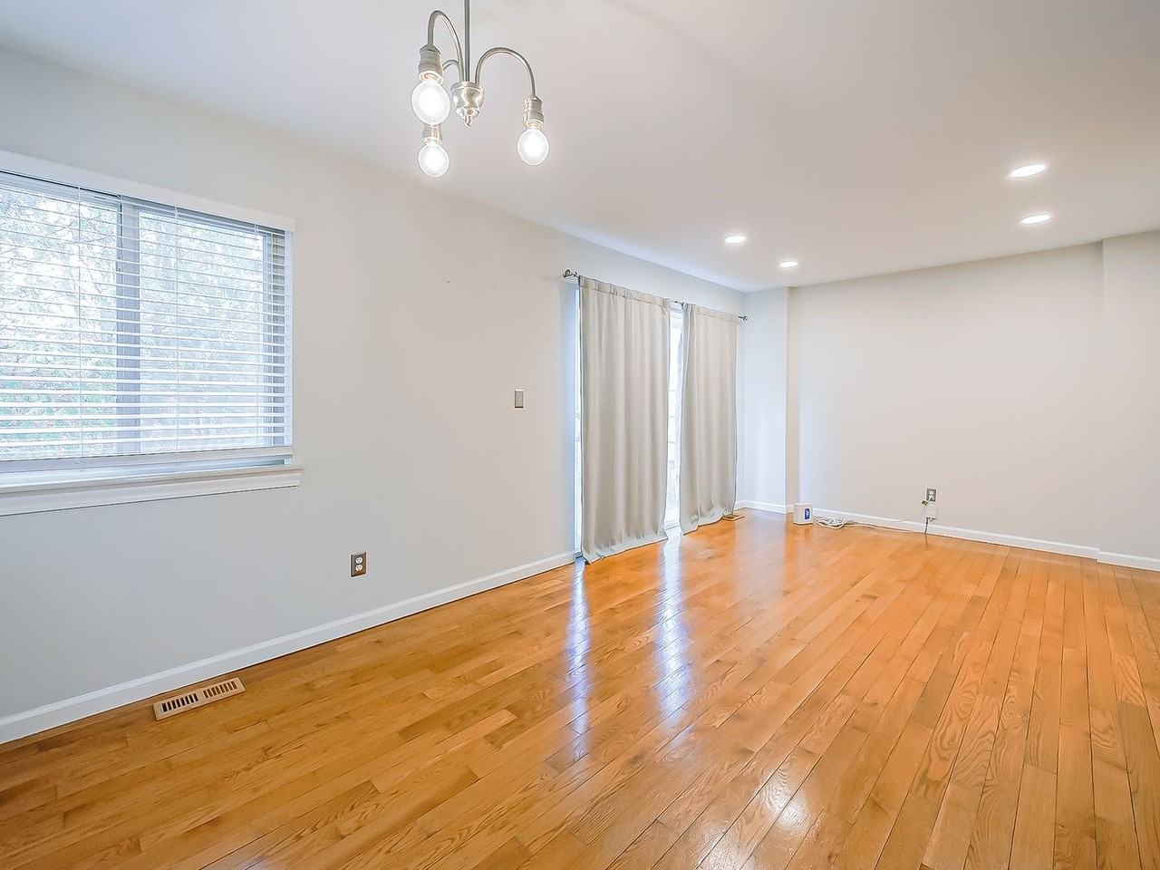 3203 Woodland Ave - Photo 7 of 28