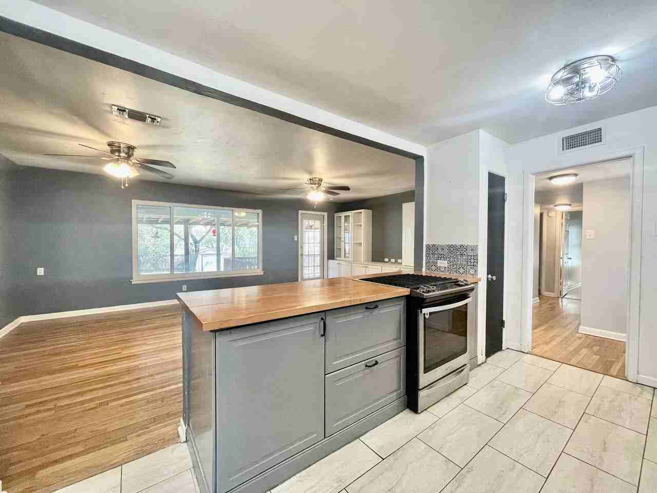 605 Dale Dr - Photo 2 of 20