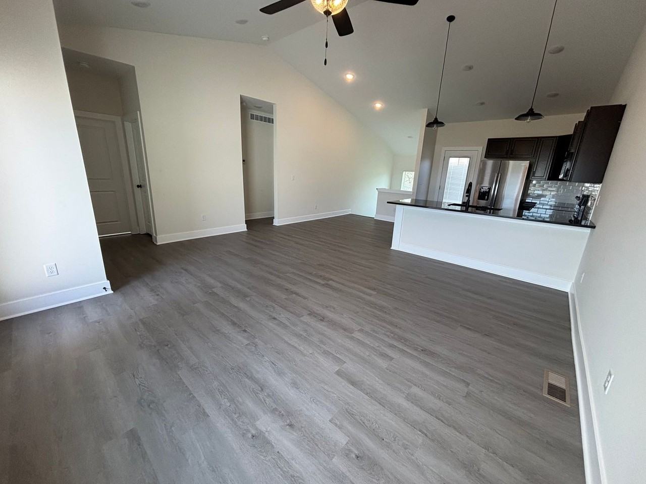 5249/51 Chase - Photo 6 of 22