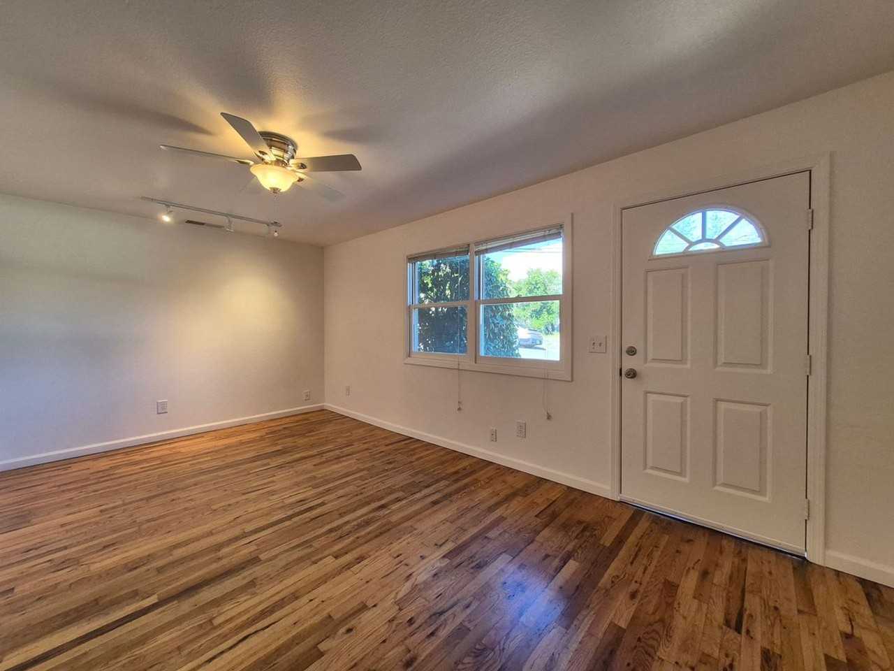 7508 Washington Ave - Photo 7 of 14