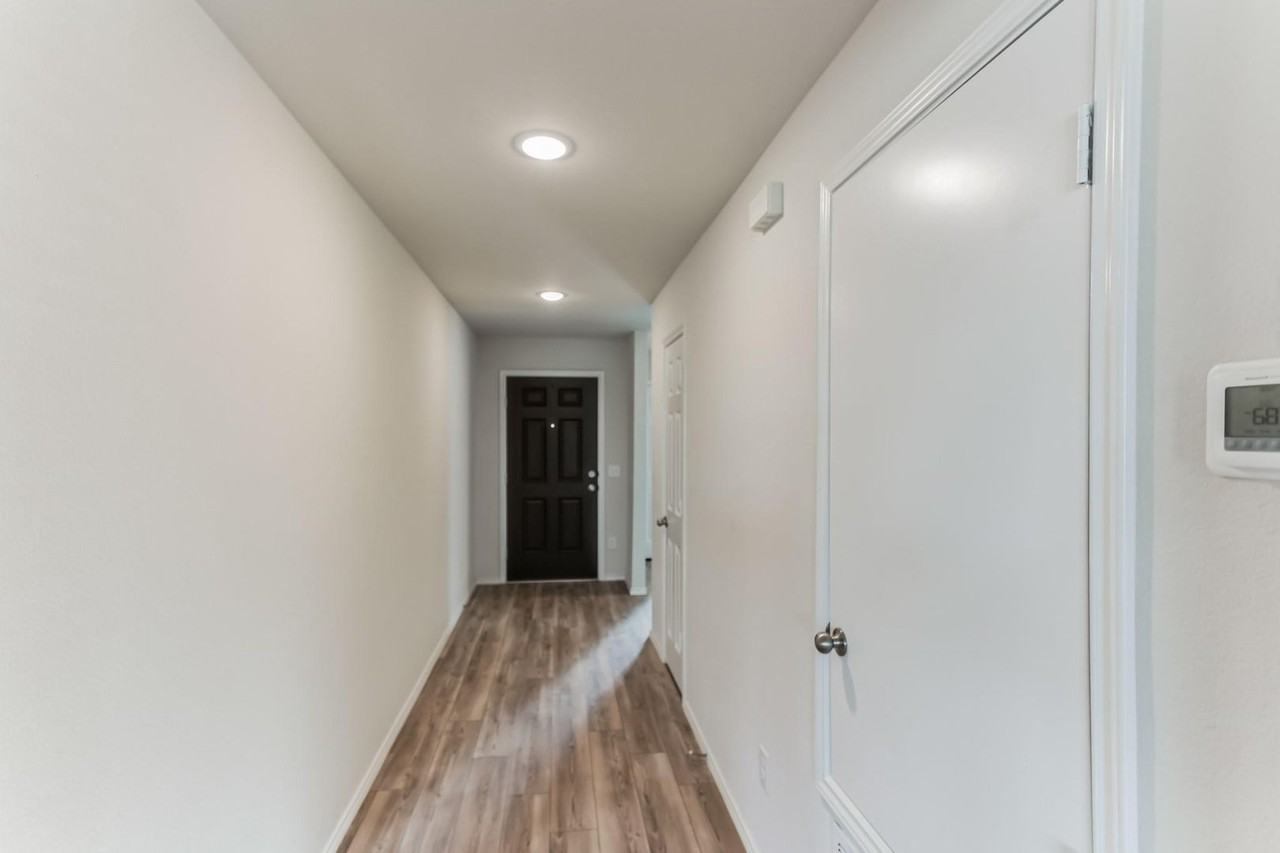 16009 Wanderer Ln - Photo 2 of 22