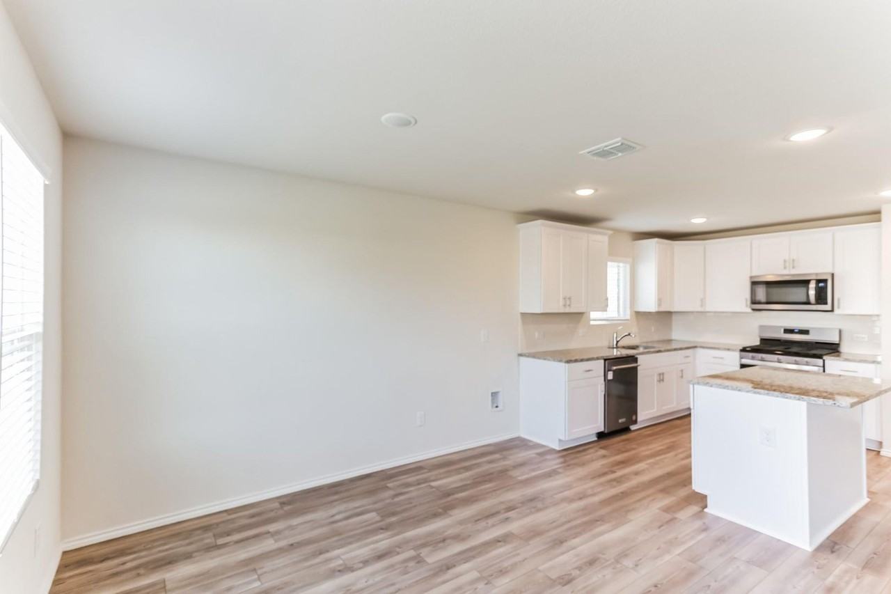16009 Wanderer Ln - Photo 6 of 22