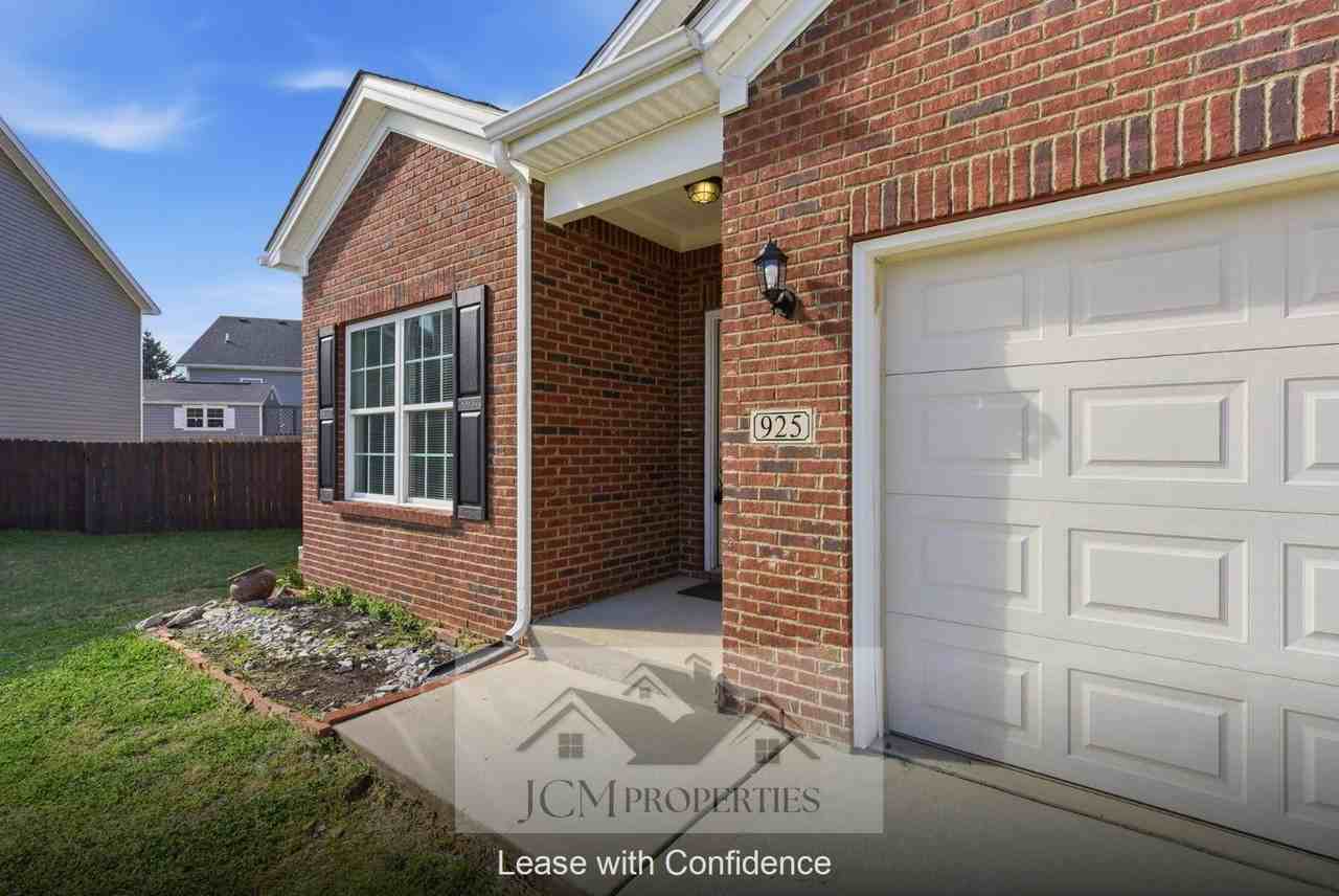 925 Dawson Creek Way - Photo 3 of 11